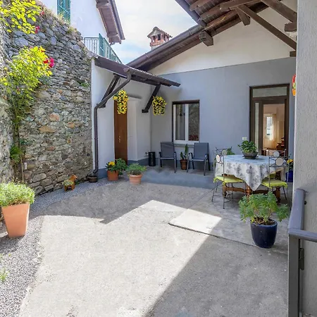 Giardino Del Convento Holiday home Domaso